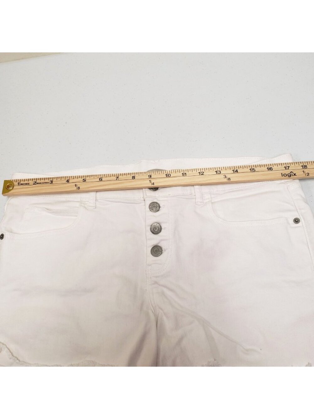 Old Navy Womens Boyfriend Shorts Button Fly 3" Inseam White Size 12 - Picture 6 of 9